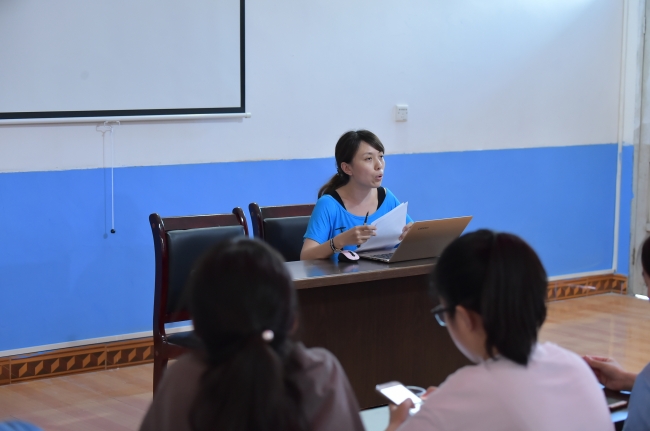 吴丹老师就夏令营相关事宜进行安排