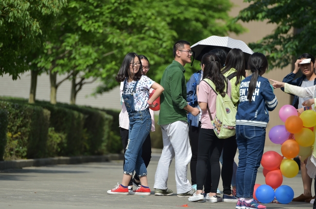 夹气球 夹气球