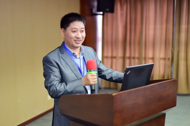 公司生环公司周旭辉教授主持“土壤关键过程的实验观测与模型整合”专题讨论