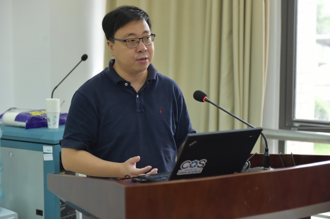 4环境科学专业车越教授进行介绍 4环境科学专业车越教授进行介绍