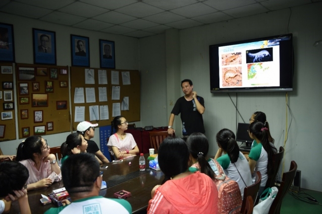 1谈笑风生的刘文亮老师 1谈笑风生的刘文亮老师