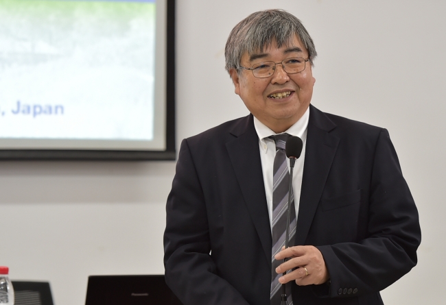 漥田顺平教授致开幕词